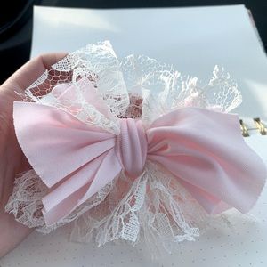 Vintage lace boutique Bow